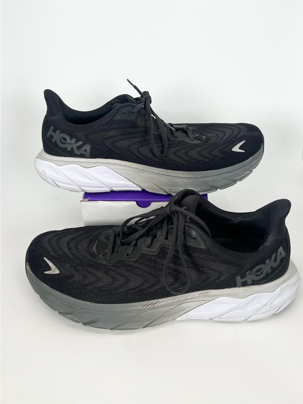 Hoka One One Arahi 6 Running Shoes Black/White - GREAT TREAD - MENS SIZE 12